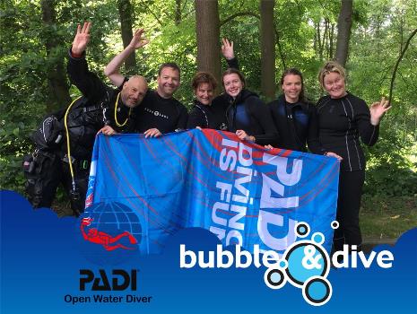 Proficiat Geert, Anouk en Febe met het behalen van jullie PADI Open Water Diver brevet in onze duikschool in Gent!